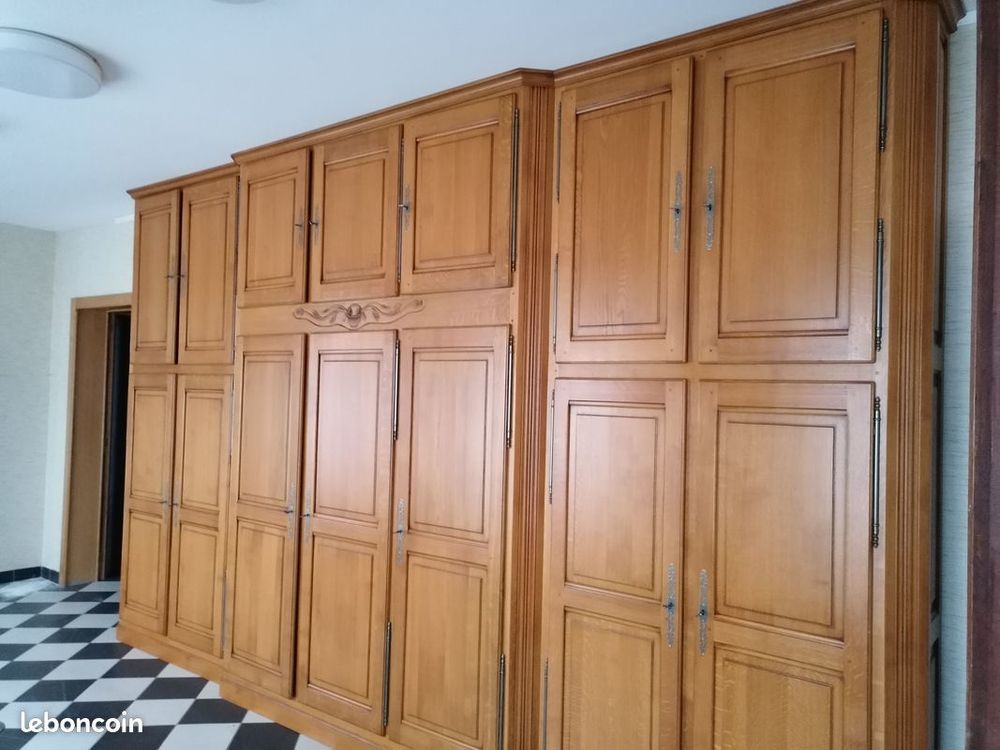 Avis de recherche: table de monast&egrave;re en ch&ecirc;ne clair Meubles