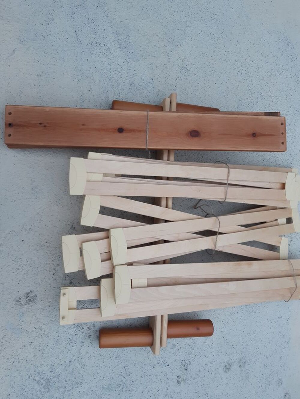 Lit en 90 en bois sommier &agrave; lattes Meubles