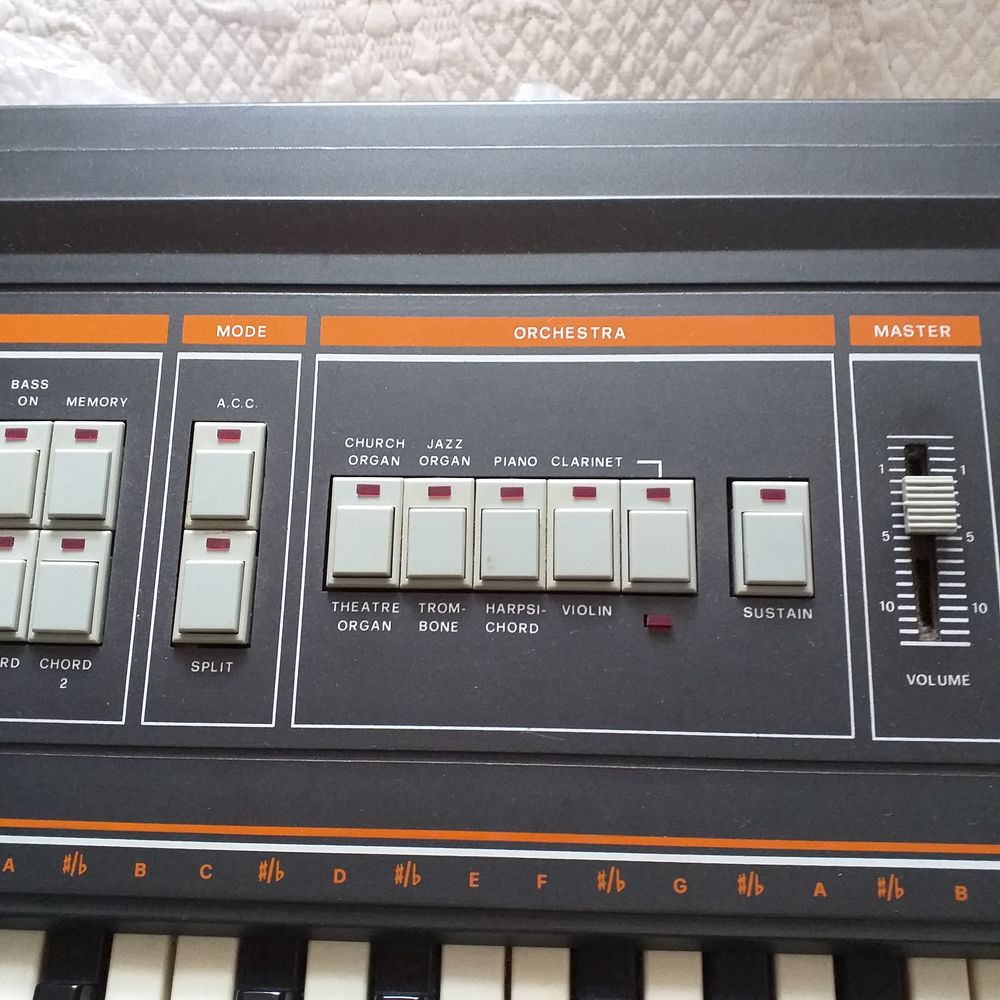 Synth&eacute;tiseur &Eacute;lectronique fudji 5 X 200 Instruments de musique