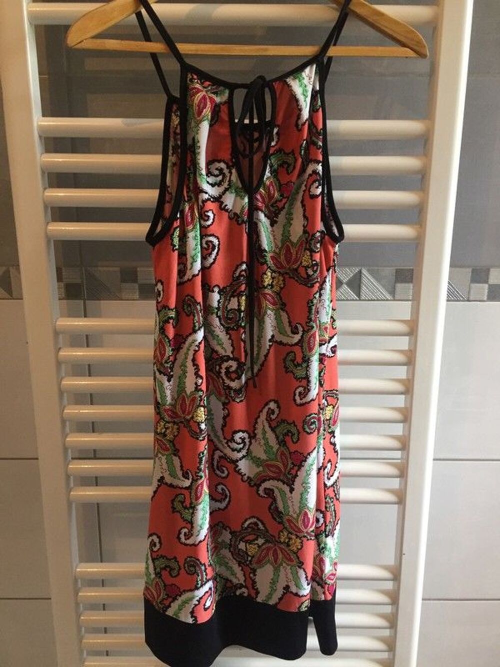 Robe taille unique en tbe &agrave; 8 euros Vêtements