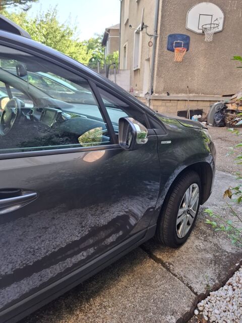 Peugeot 2008 PureTech 82ch BVM5 Style