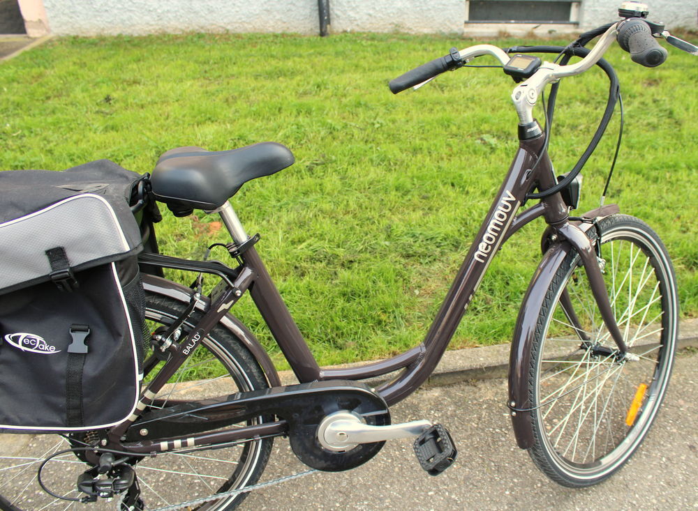  V.A.E neuf. marque N&eacute;o Mouv. Vélos