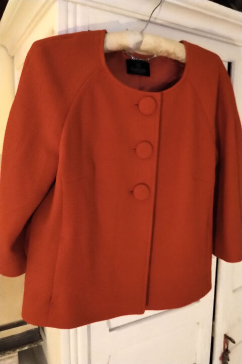 Veste courte 15 Paris 17 (75)