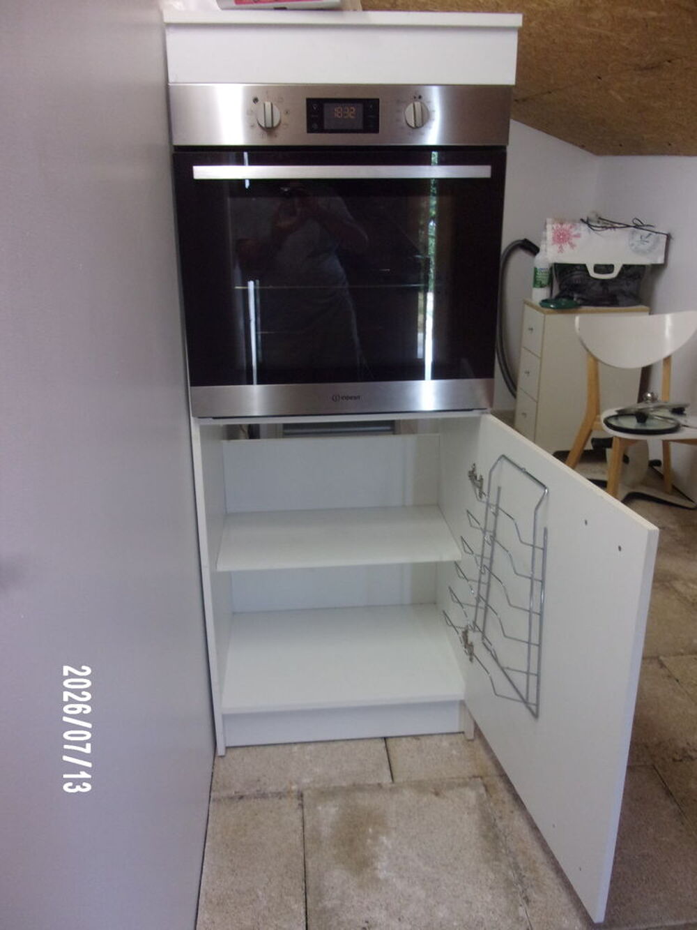 four pyrolyse 60 litres tr&egrave;s propre peu servi Electroménager