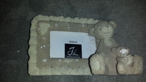 PETIT CADRE PHOTO OURSONS
TAILLE 6 CM X 4 CM
2 Triel-sur-Seine (78)