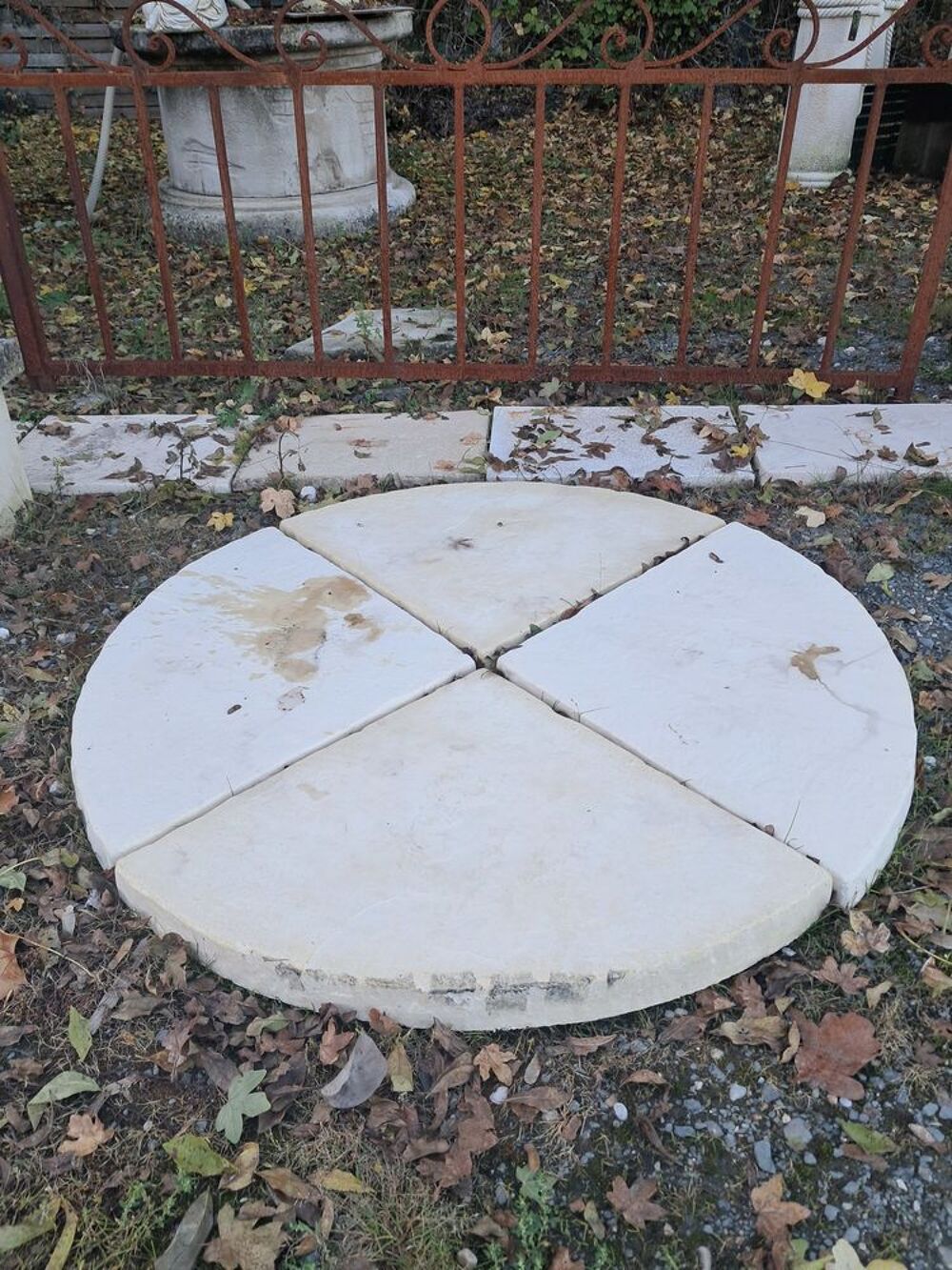 Rosace en pierre, base pour statue Jardin