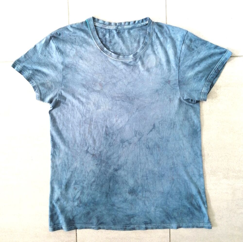 Tee-Shirt bleu d&eacute;lav&eacute; - taille M Vtements