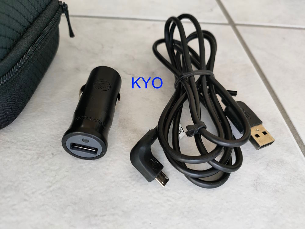 Housse GPS TOMTOM Hama Navi Bag, Prise allume-cigare, c&acirc;ble Matériel informatique