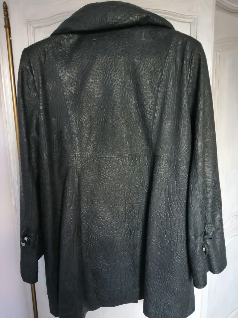 Veste en cuir v&eacute;ritable effet croco ? MODAS Christina ? 42 Vêtements