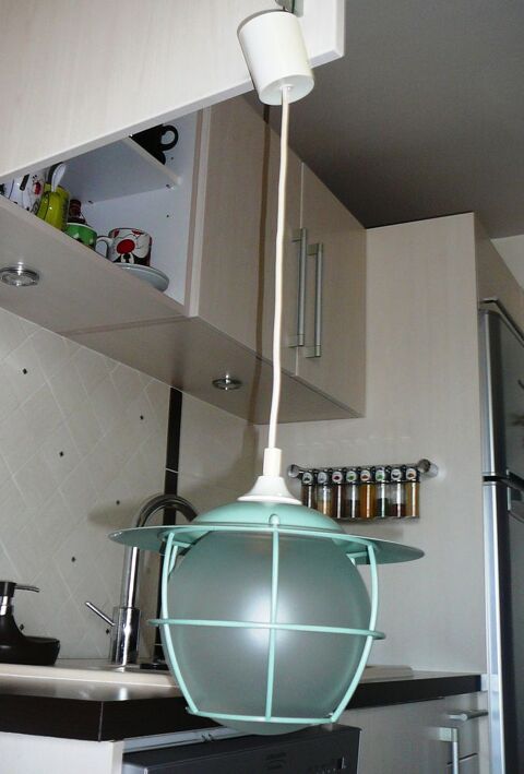 LAMPE RETRO RONDE A SUSPENSION POUR CUISINE 80 Paris 15 (75)