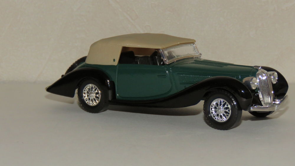 Voiture miniature Delahaye 135 M 