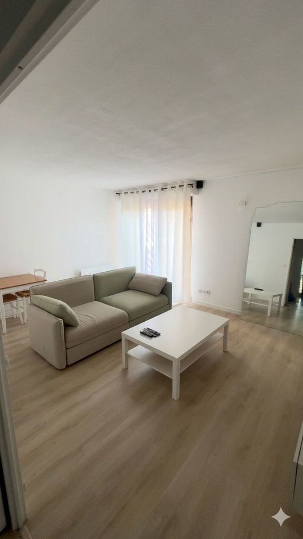 Vente Appartement Superbe T2 rénové avec terrasse, parking et cave €