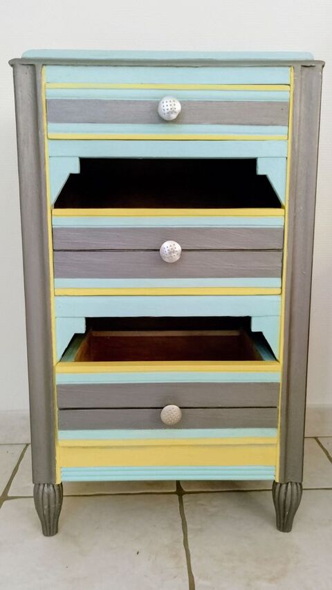 commode en bois enti�rement restaur�e, repeinte : tr�s jolie 80 Lavaur (81)