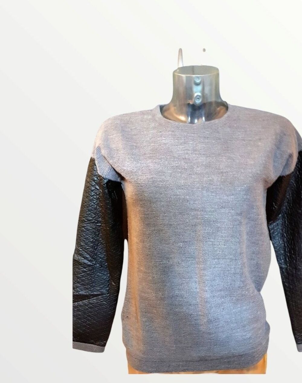 Fin pull manches longues effet cuir Taille S Vêtements