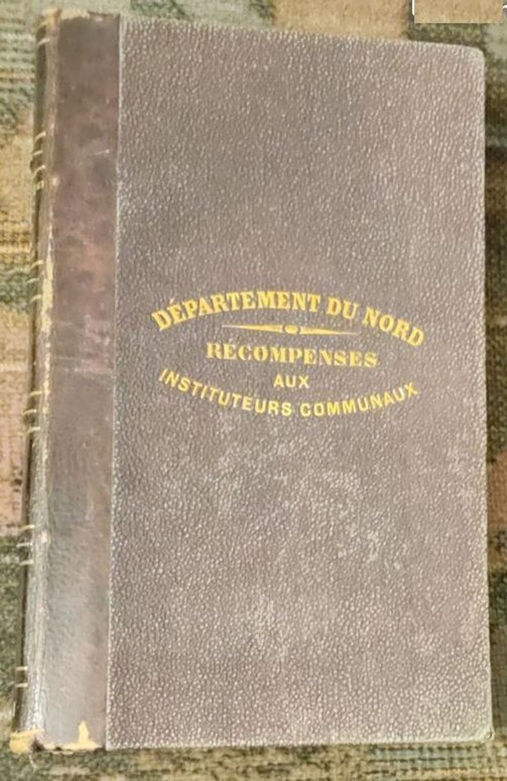 Livre offert &agrave; l'Instituteur de Ramousies (Nord) en 1861 