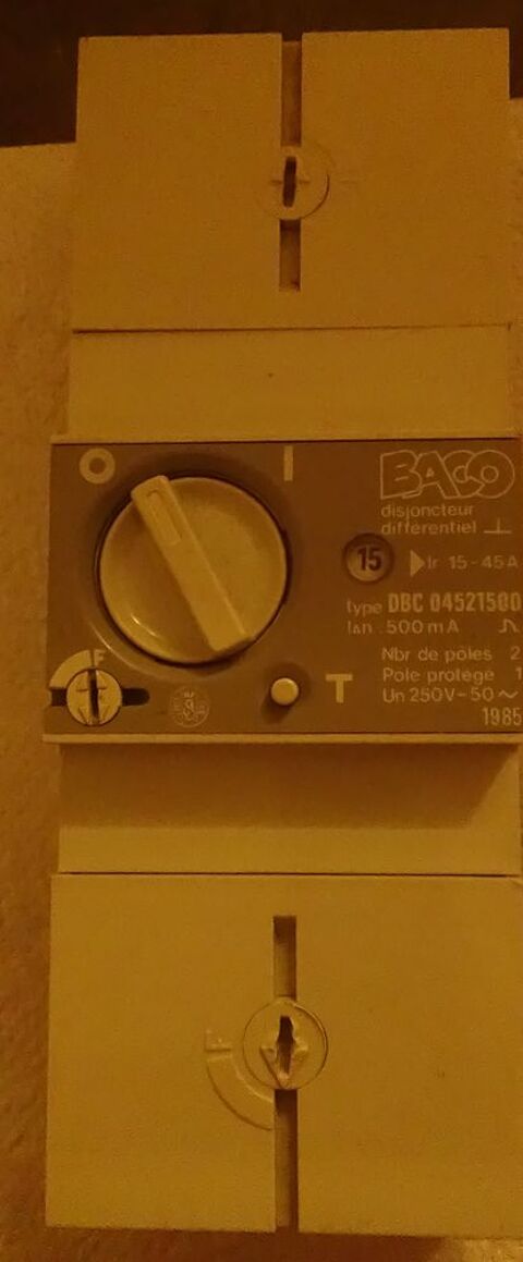 
DISJONCTEUR  DIFFERENTIEL MONOPHASE 15 Balma (31)