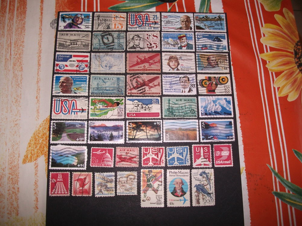 Lot de 146 timbres diff&eacute;rents et oblit&eacute;r&eacute;s d'USA.
