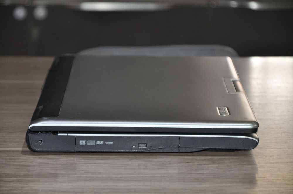 Acer Aspire 9423WSMI de 17 pouces Matériel informatique