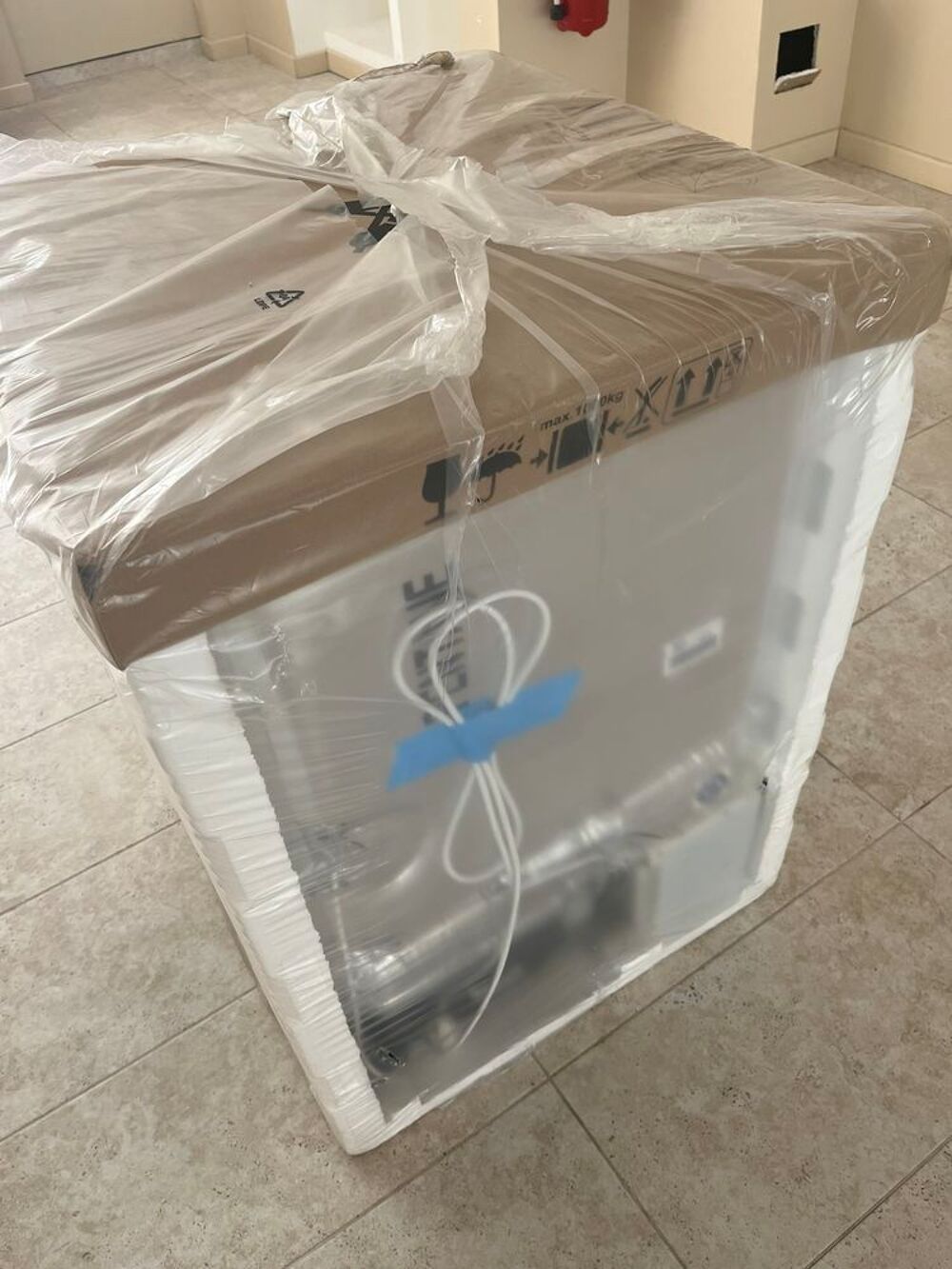 Frigo encastrable sous plan de travail AEG NEUF, dans carton Electroménager