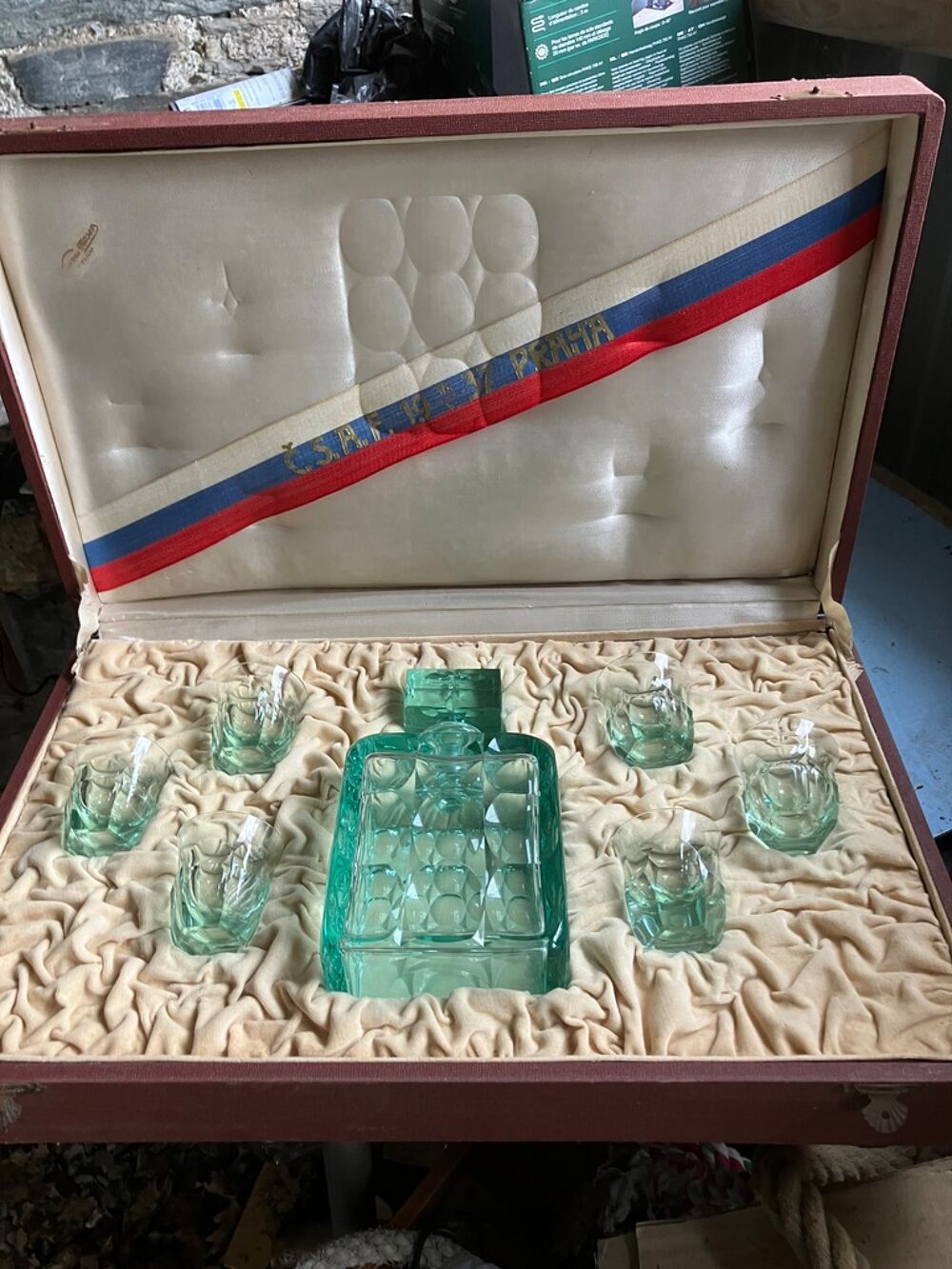 Coffret carafe et verres en verre vert avec &eacute;crin Décoration