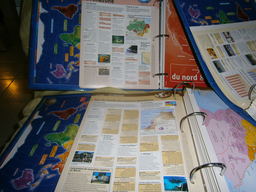 classeur ATLAS en carte Livres et BD