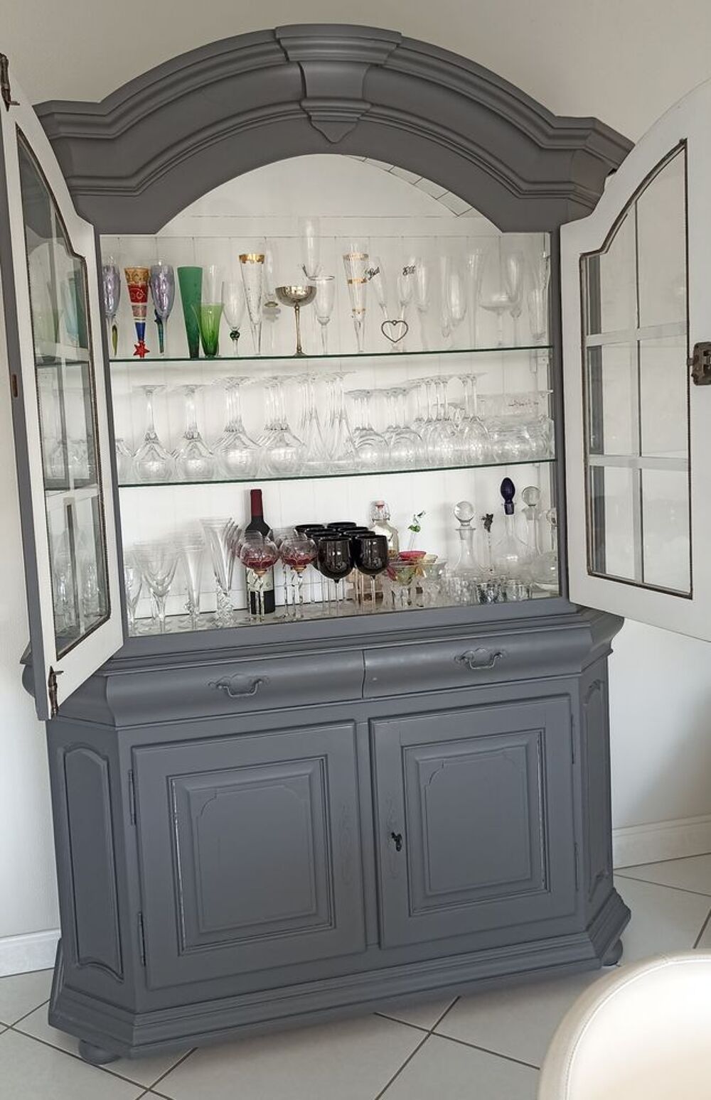 Meuble vaisselier en ch&ecirc;ne Meubles