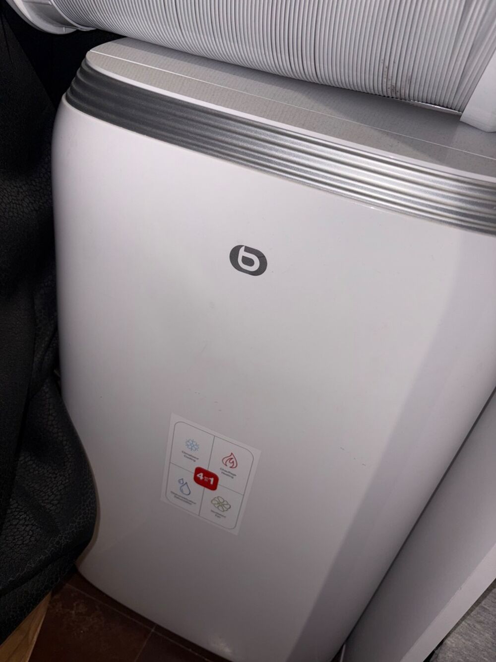 Climatiseur mobile blanc 4-en-1 Electroménager