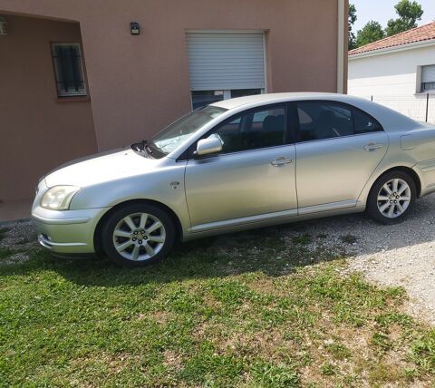 Toyota avensis 115 D-4D Lin&eacute;a Terra