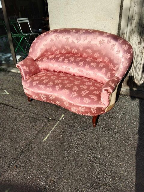 Canap rose. 59 Maurs (15)