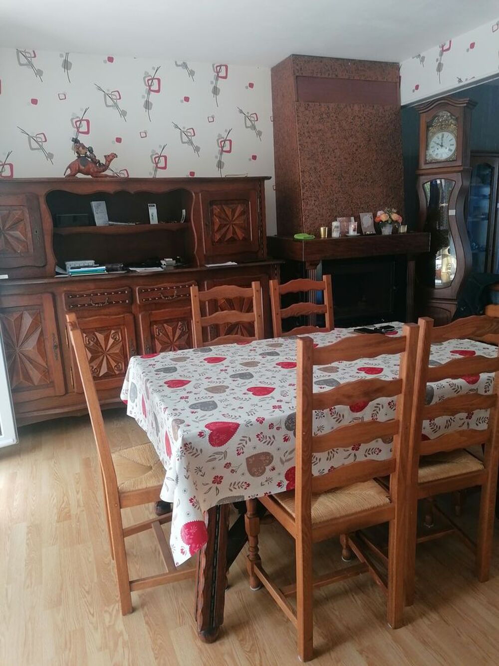 Grande Table en ch&ecirc;ne fonc&eacute; 1.46 X 0.95 m
Bon &eacute;tat Meubles