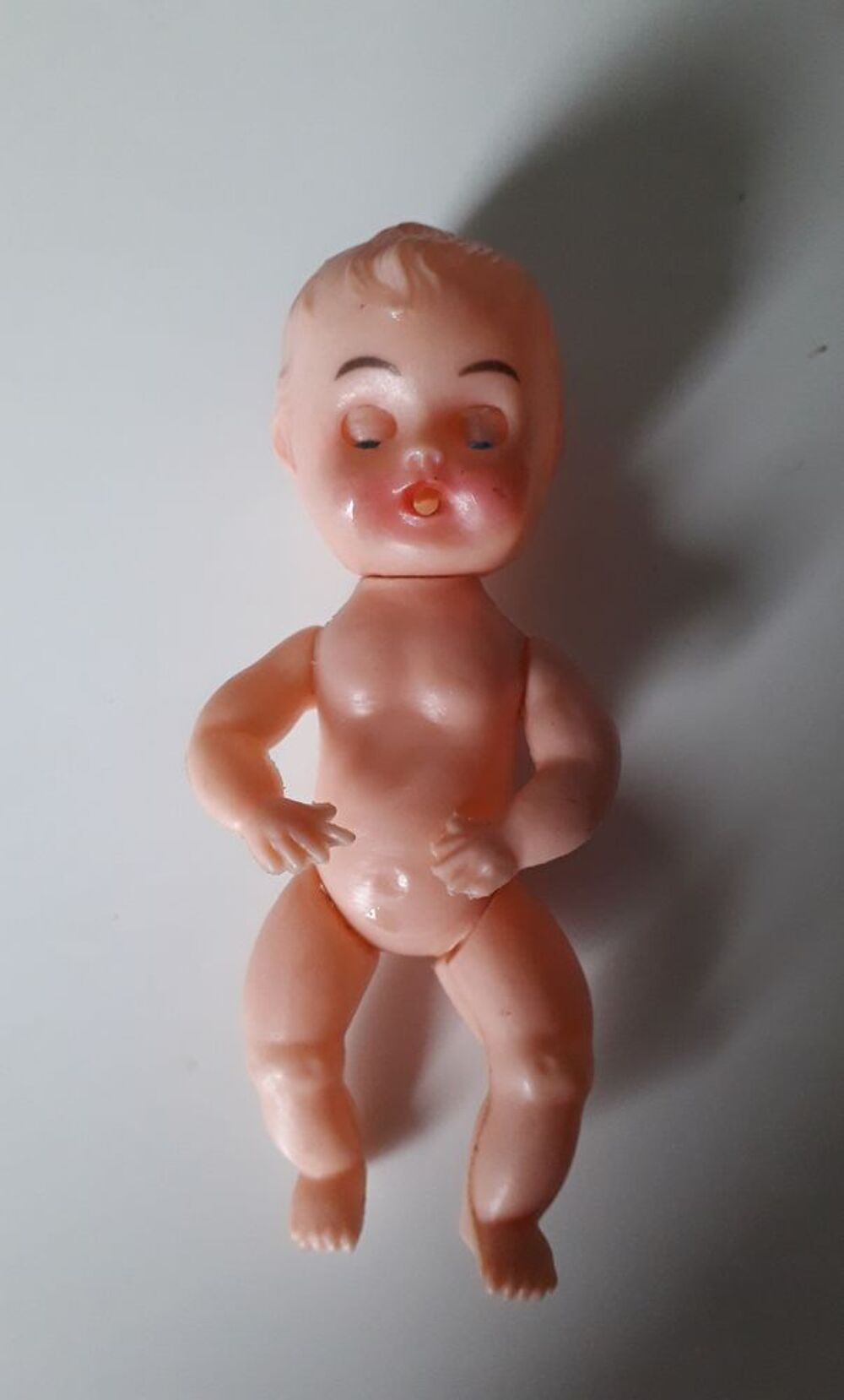 Ancien mini poupon baigneur ( Hong Kong ) 