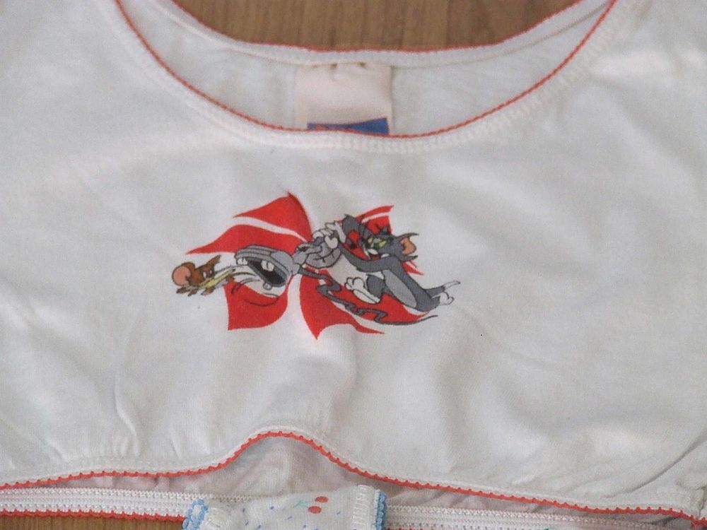 Lot de 3 brassi&egrave;res, blanches, 6&nbsp;ans, TBE Vêtements enfants