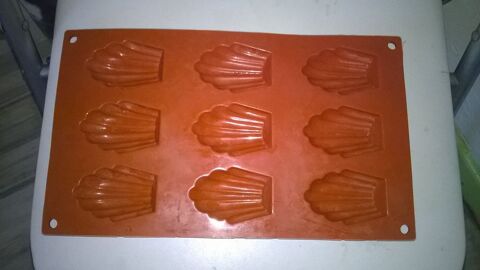 Moule  madeleines
Love Chef
Moule en silicone pour 9 made 9 Talange (57)