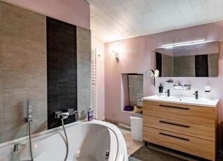  Maison � vendre 5 pi�ces 198 m� Laruscade