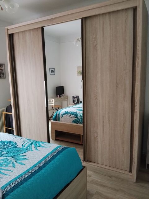 grande armoire 2.30 x 2.30 x 0.61 650 Perpignan (66)