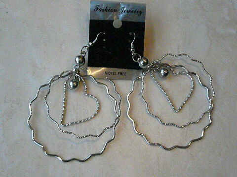 Paire de boucles d'oreilles 4 Franqueville-Saint-Pierre (76)