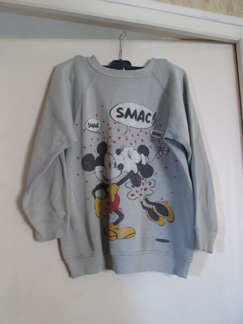 Sweat  Vintage  couleur kaki pale ,motif  Mickey et Winnie 12 Goussainville (95)