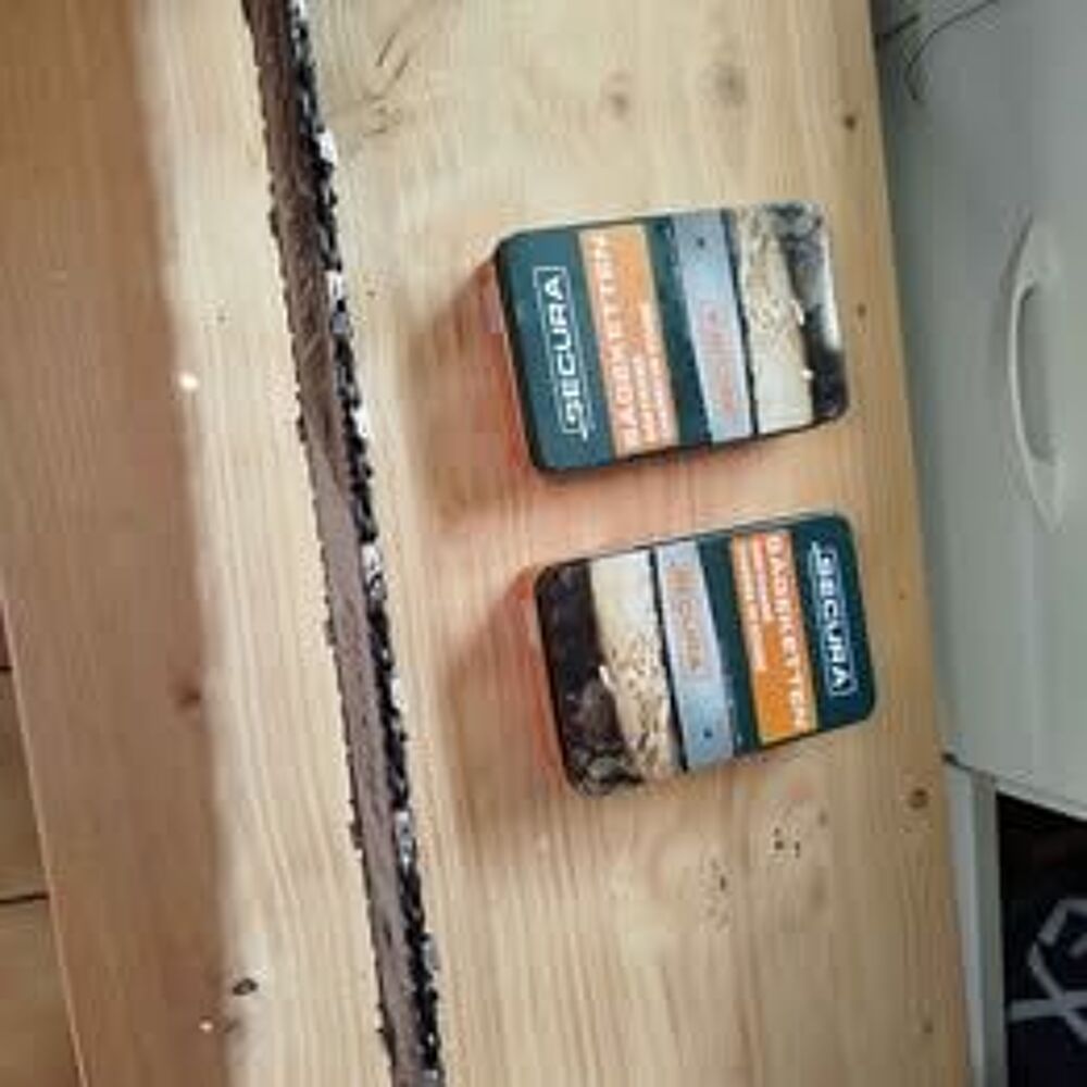 une tron&ccedil;onneuse thermique Bricolage