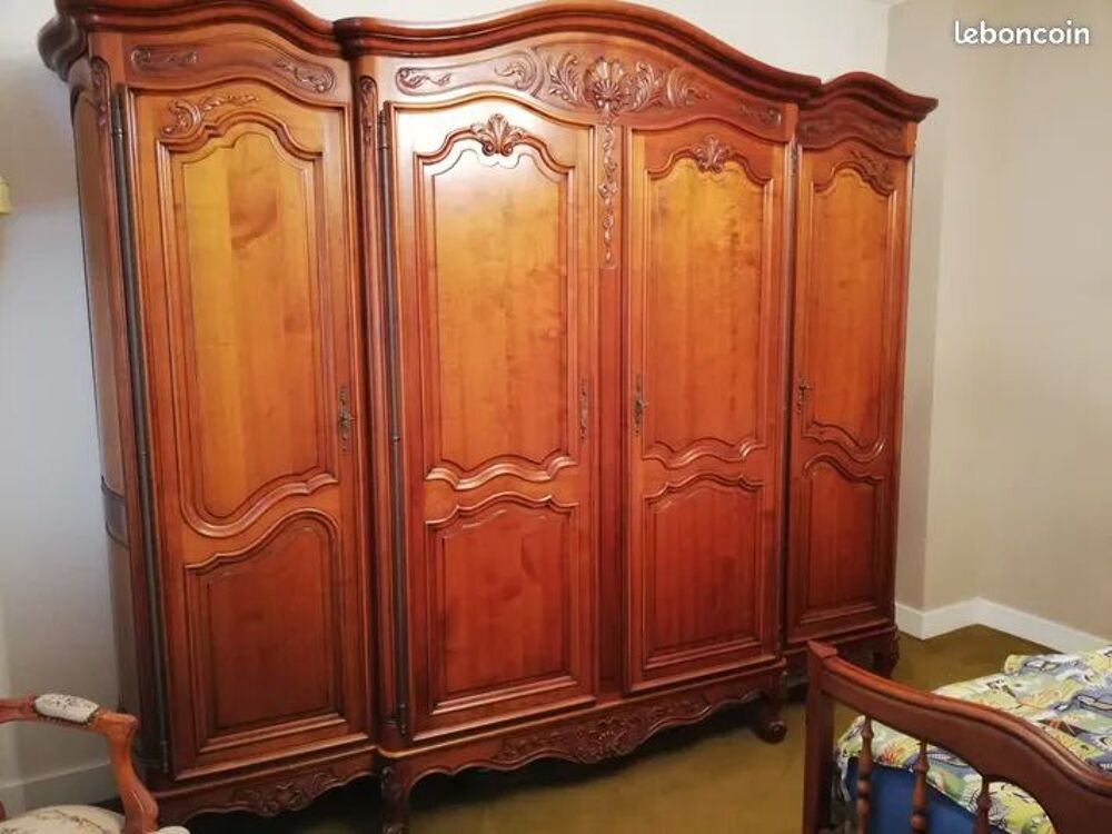 Armoire merisier. Meubles
