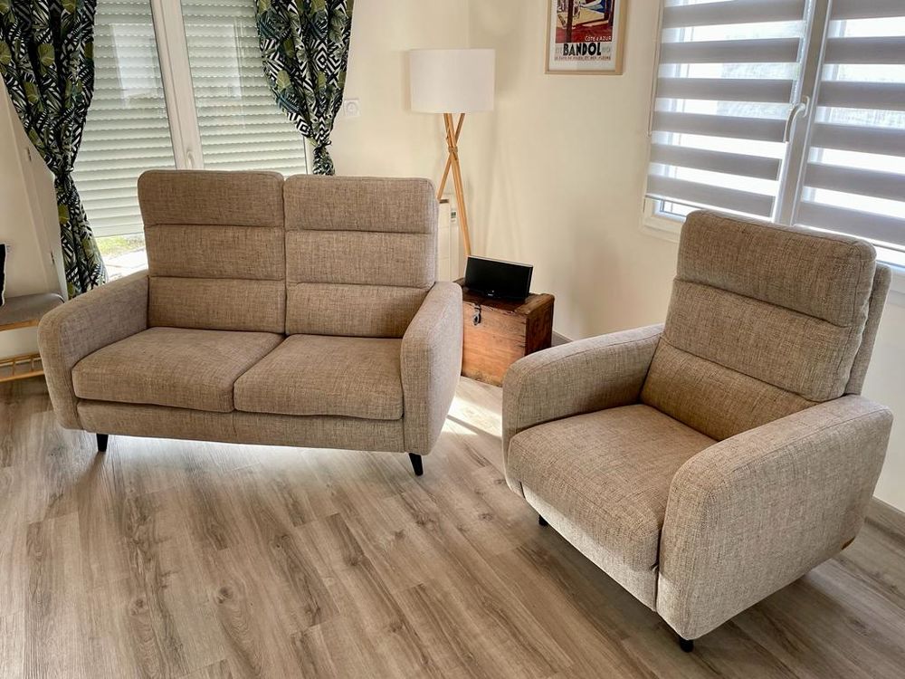 Canap&eacute; et Fauteuil Poltrone &egrave; Sof&agrave; Meubles