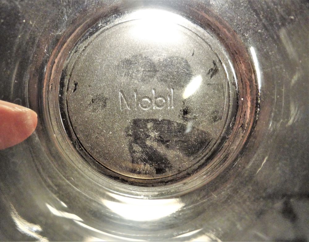 6 verres pubs MOBIL, pas tous avec m&ecirc;me drapeaux
