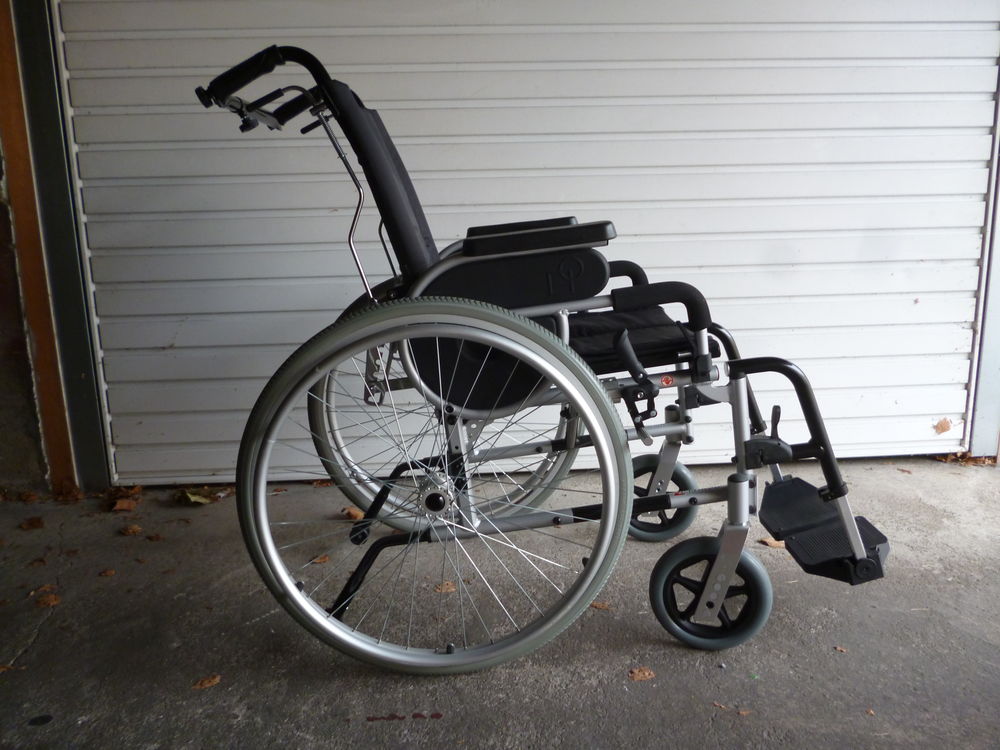 mat&eacute;riel m&eacute;dical - fauteuil roulant Sports