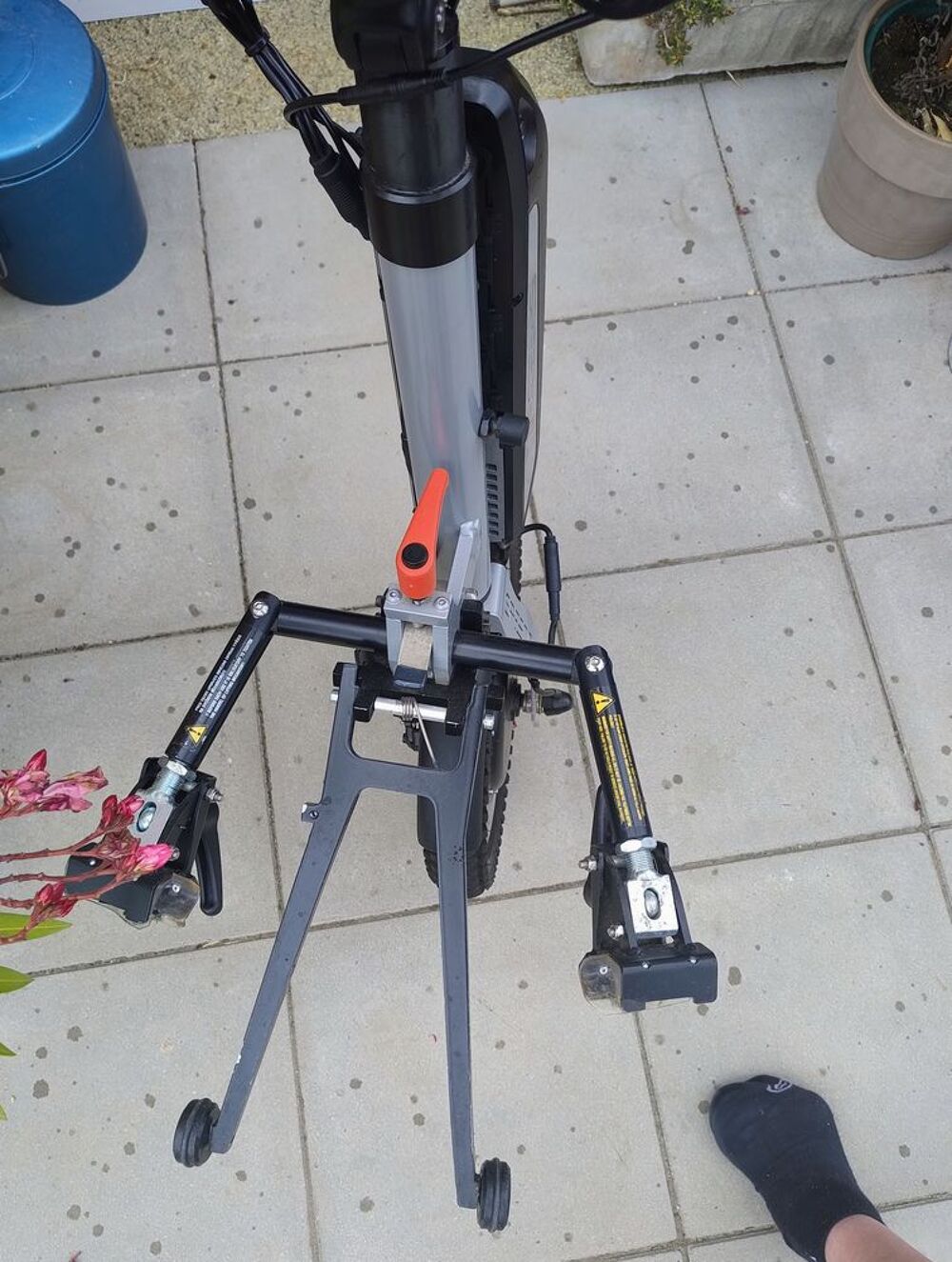 ROUE MOTORIS&Eacute;E POUR FAUTEUIL ROULANTS Vélos