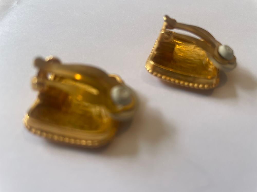 BO Boucles d'Oreilles carr&eacute; avec liser&eacute; SR grav&eacute; dor&eacute; RYKIEL Bijoux et montres