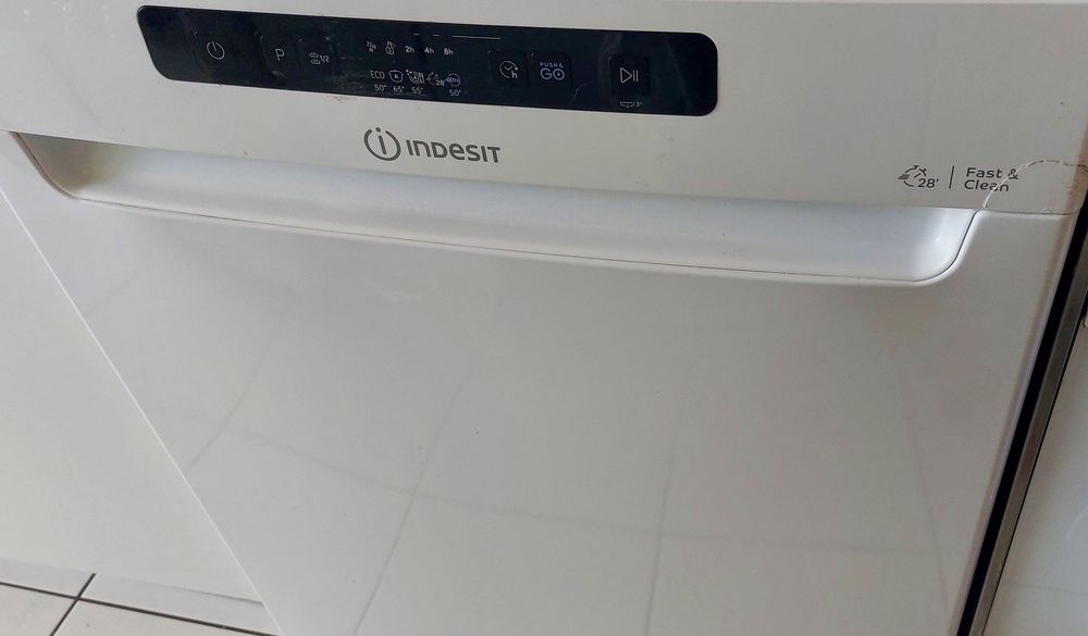Lave-vaisselle Indesit : Standard 60cm - DFC 2C24 A Electroménager