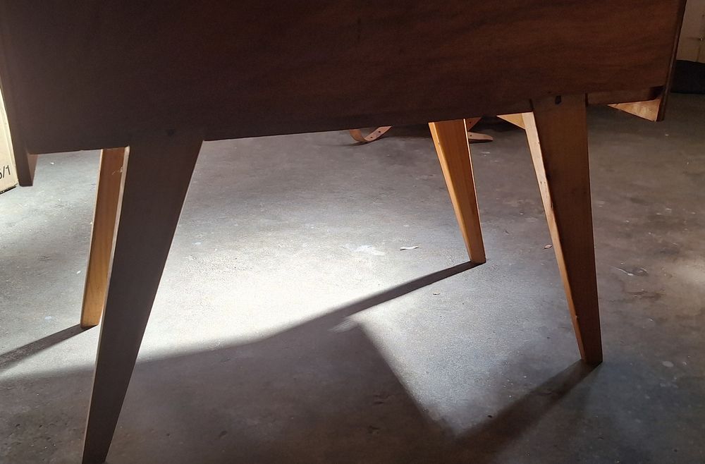 Petite table de nuit ann&eacute;es 1960 Meubles
