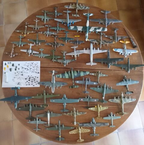 Magnifique collection 47 avions miniatures militaires 1/144e Draguignan (83)