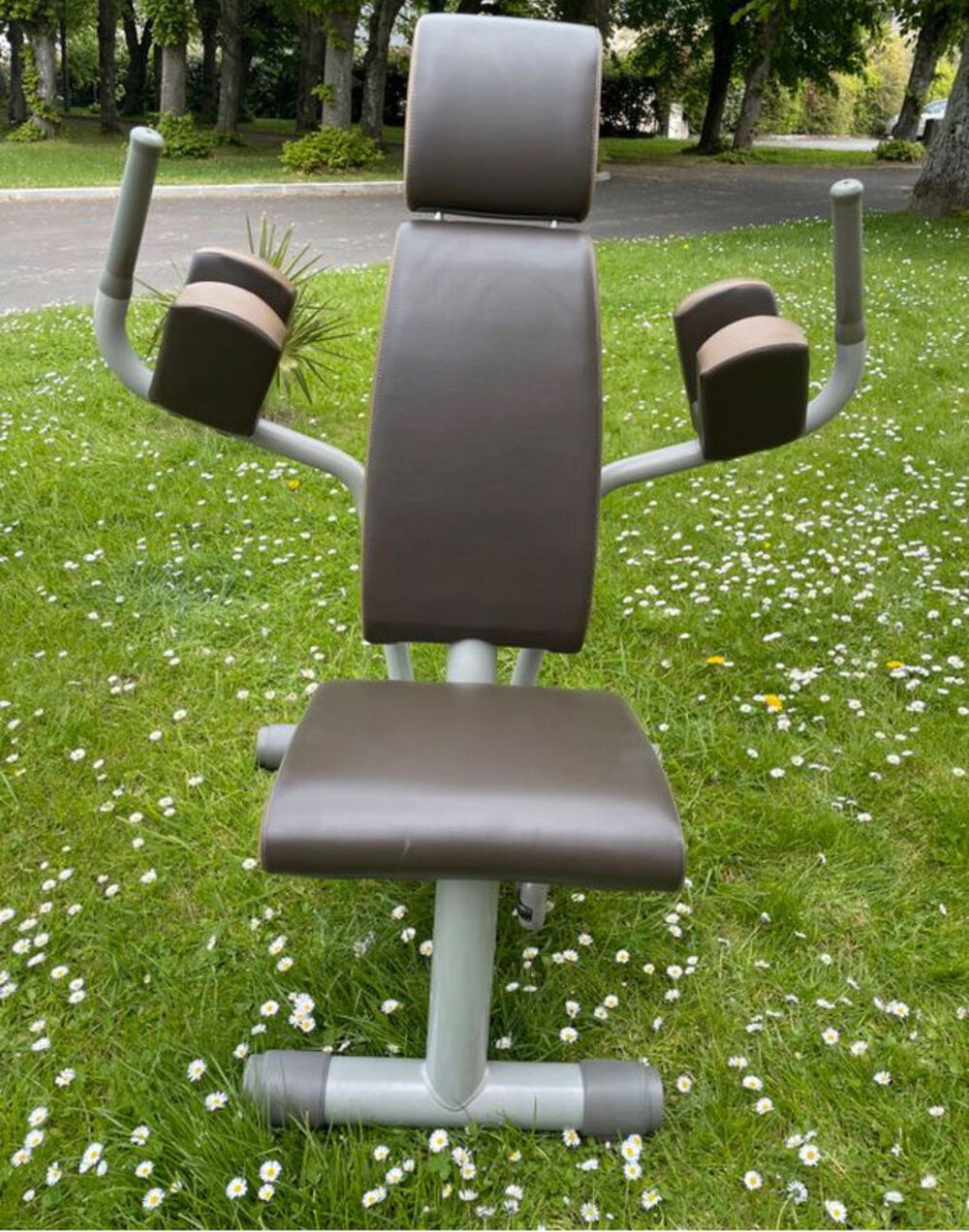 3 appareils de musculation de la marque technogym Sports