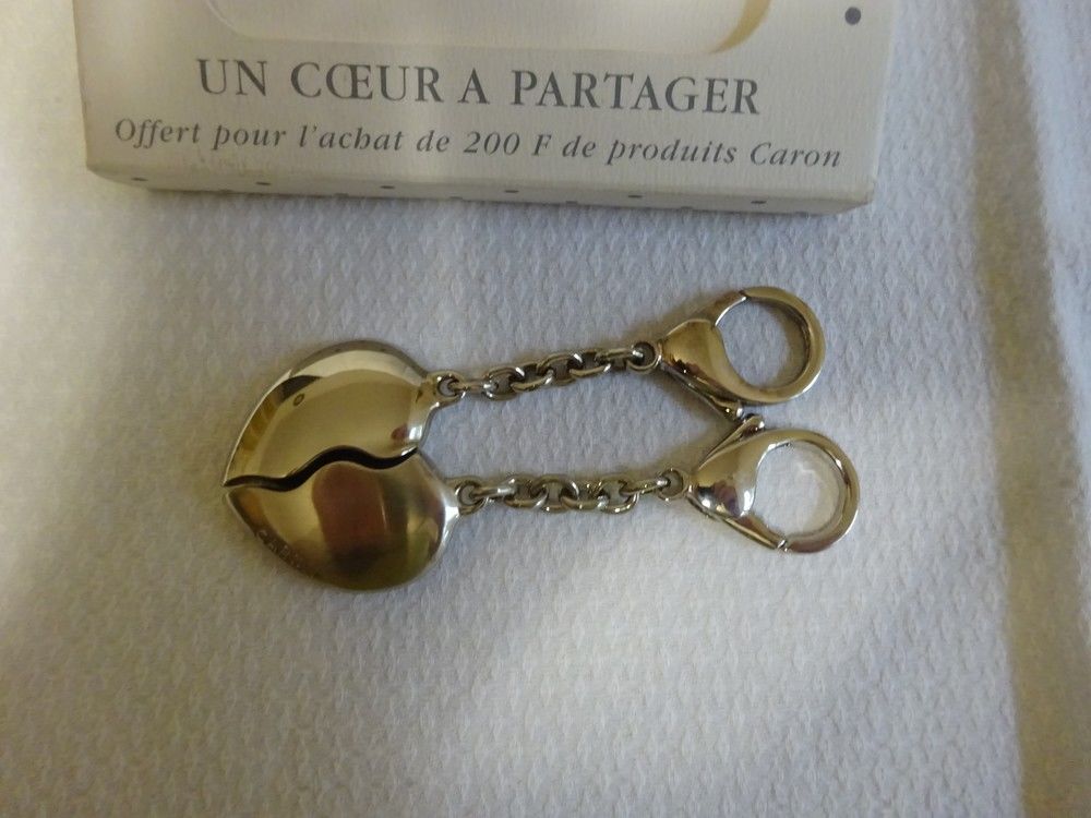 Coffret ancien porte-cl&eacute;s Un c?ur &agrave; partager de CARON 1988 