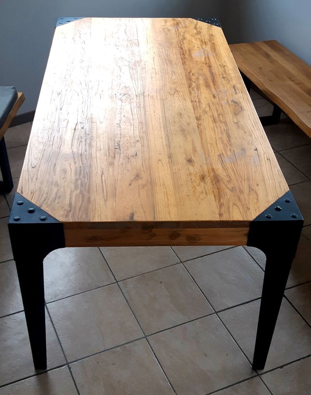 Table et bancs en bois Meubles